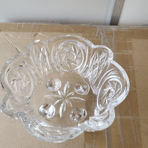 Vintage Cut Crystal Footed Bowl with Etched Star and Pinwheel Design GUC "BIN B" - Picture 2 of 9